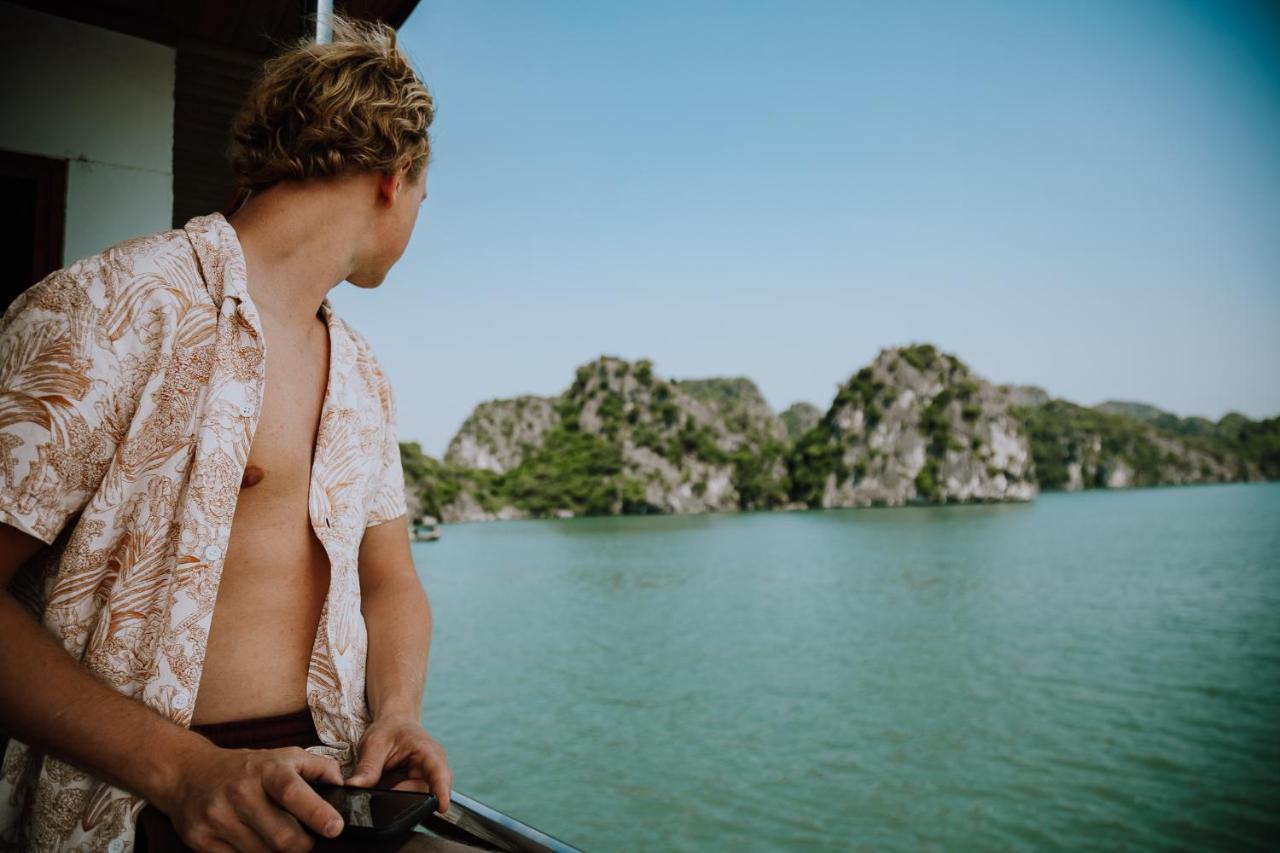 Cat Ba Bay Cruises Hotell Dong Khe Sau Eksteriør bilde