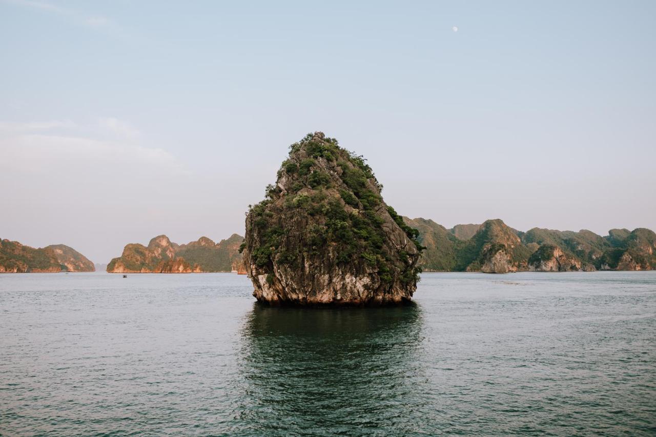 Cat Ba Bay Cruises Hotell Dong Khe Sau Eksteriør bilde