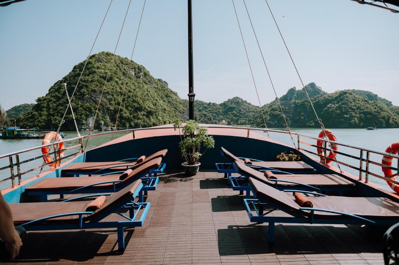 Cat Ba Bay Cruises Hotell Dong Khe Sau Eksteriør bilde