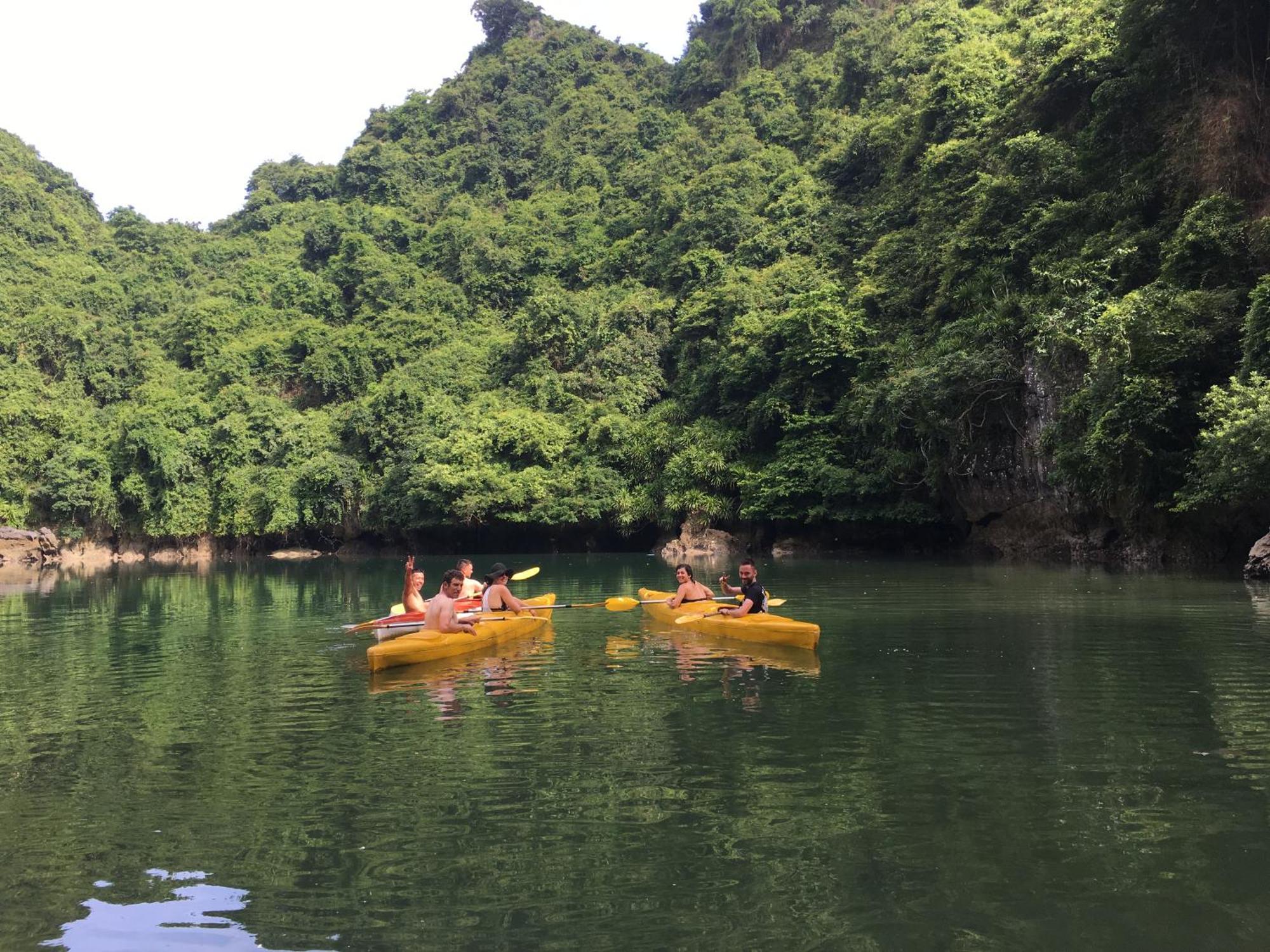 Cat Ba Bay Cruises Hotell Dong Khe Sau Eksteriør bilde