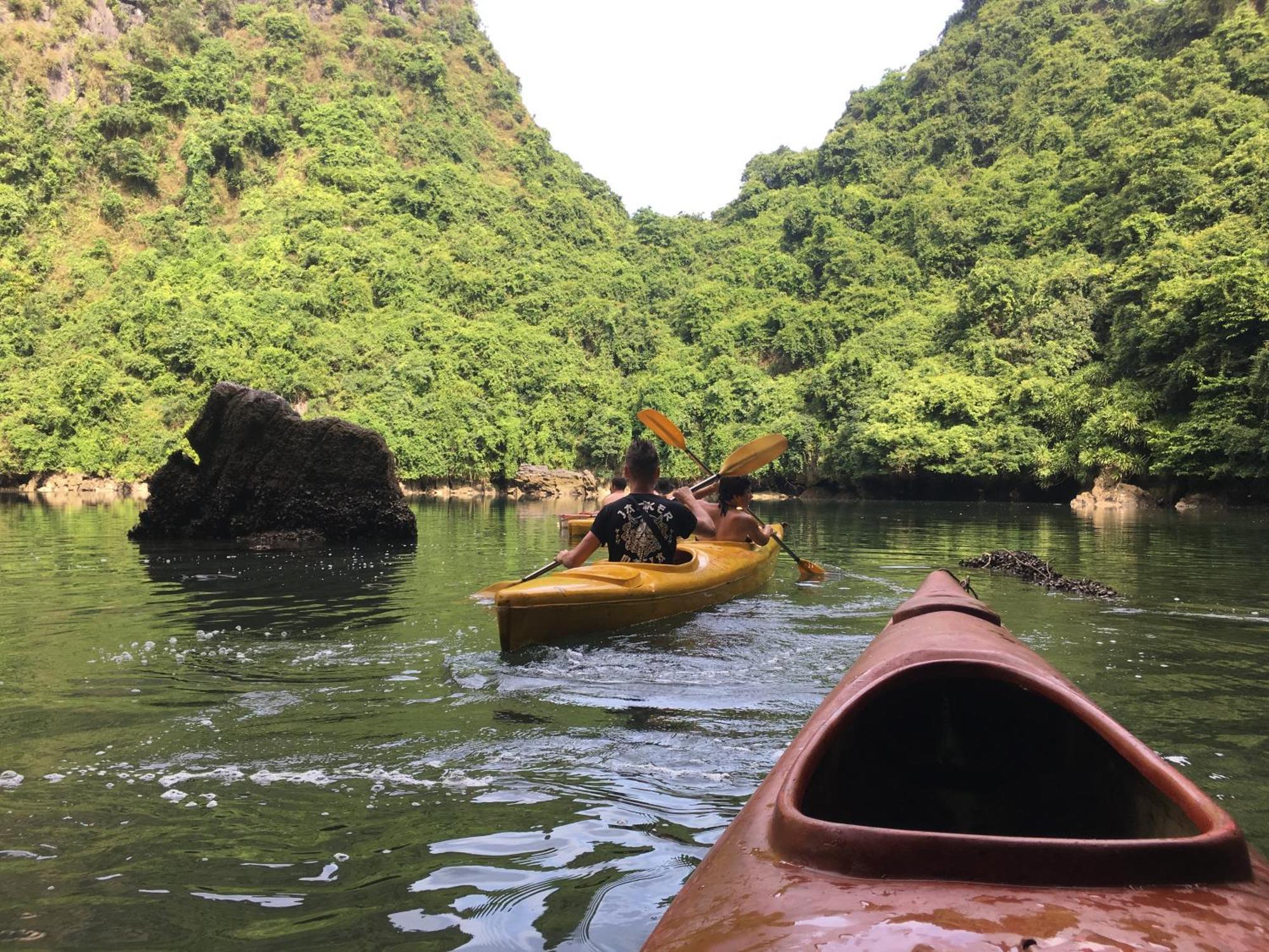 Cat Ba Bay Cruises Hotell Dong Khe Sau Eksteriør bilde