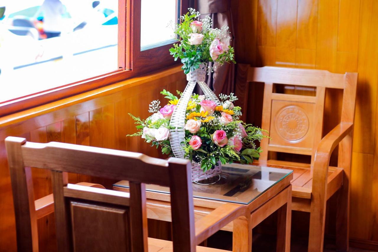Cat Ba Bay Cruises Hotell Dong Khe Sau Eksteriør bilde